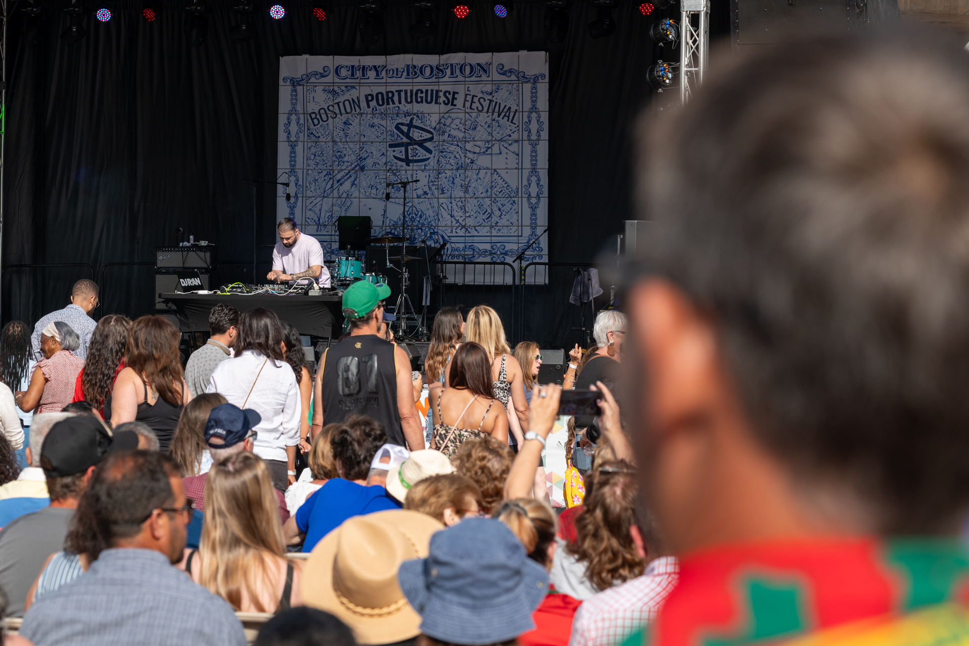 Romeu Bairos, Júlia Machado e DJ R’AN no Boston Portuguese Festival 2024