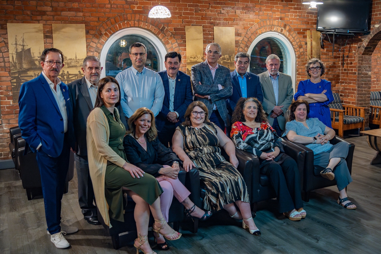 WJFD: 50 anos de rádio em língua portuguesa