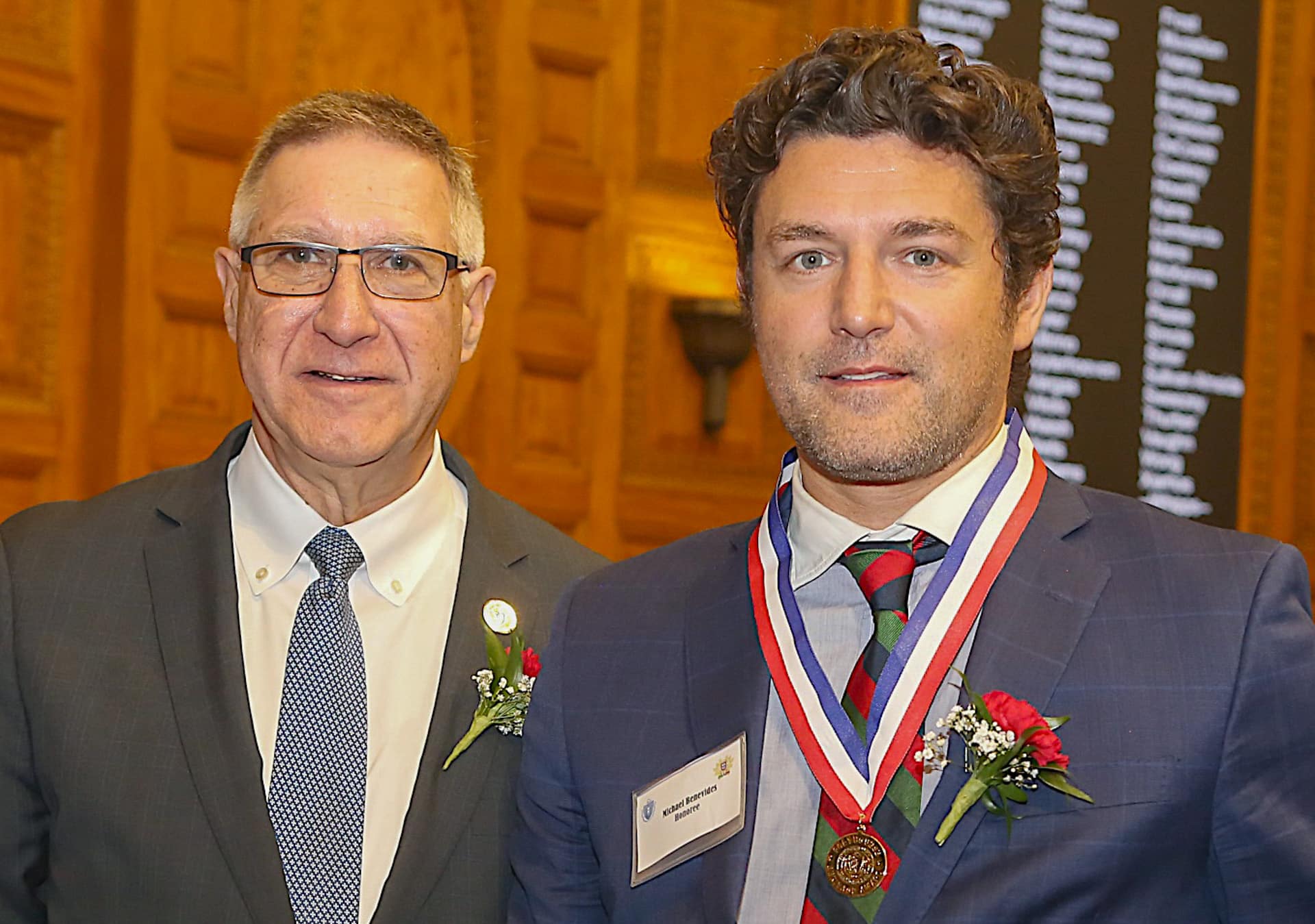 Michael Benevides recebe o Heritage Day of Portugal Award na State House em Boston