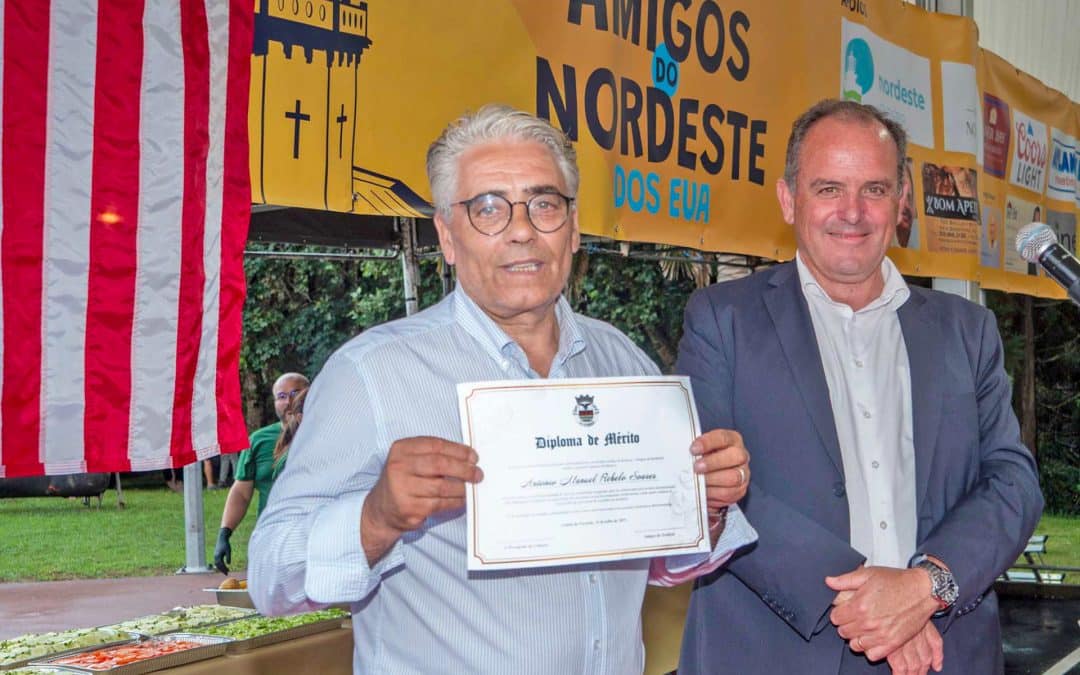 Tony Soares e comissão do convívio nordestense distinguidos pela autarquia nordestense