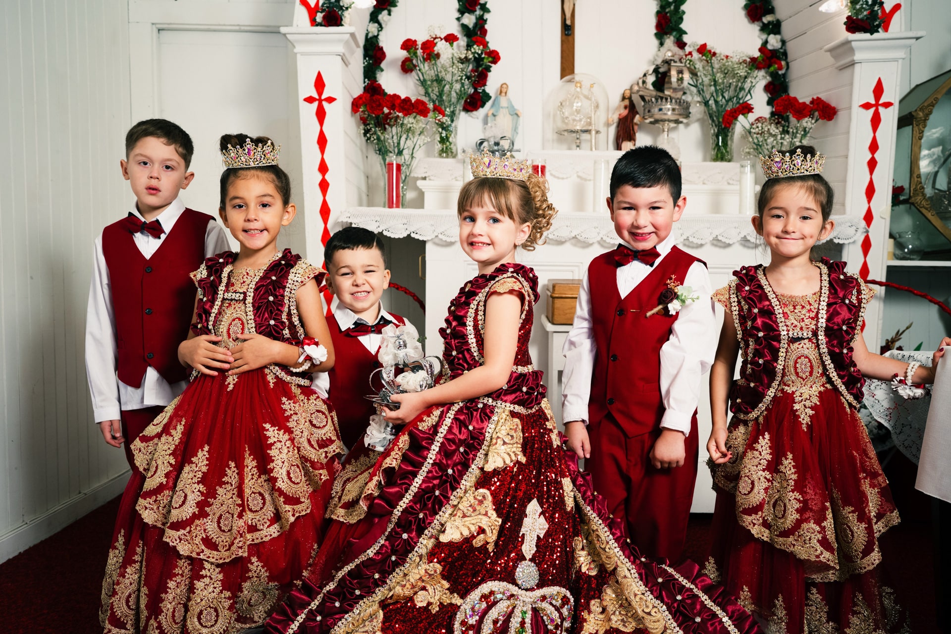 Em Ashland, Califórnia: Uma coroa passada com orgulho – honrando o Espírito Santo entre gerações