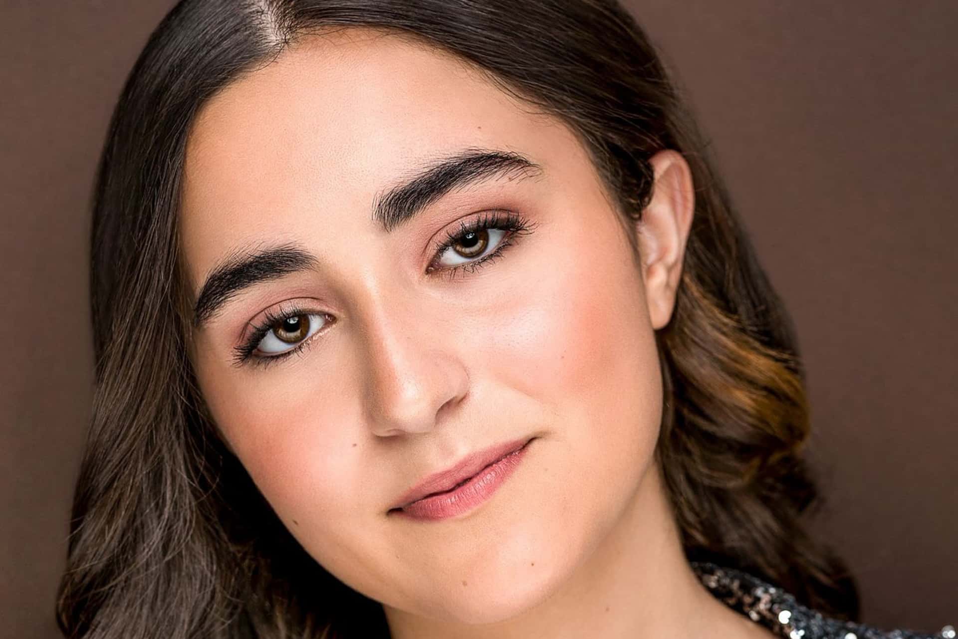 Júlia Machado – uma voz luso-americana que conquistou Portugal e quer inspirar o mundo   