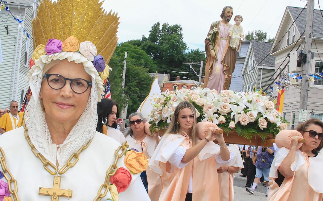 Nossa Senhora do Rosário festeja a padroeira e o Senhor Santo Cristo dos Milagres, Bispo de Providence celebra missa