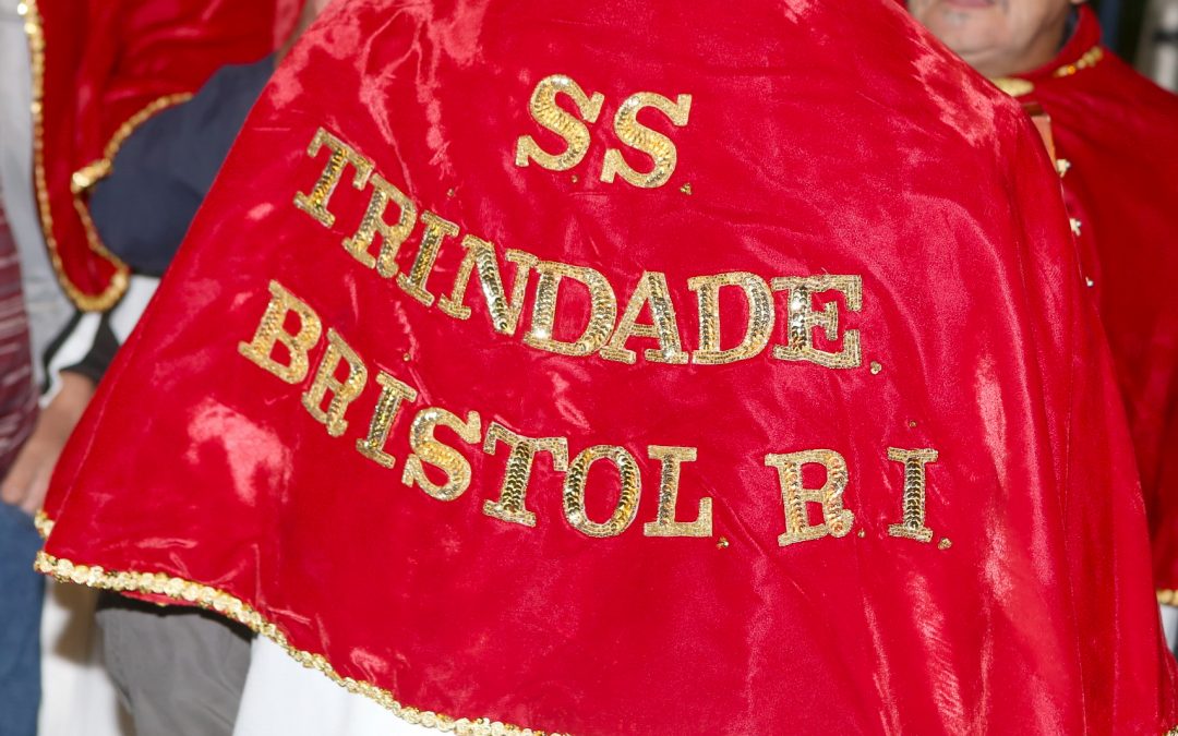 Irmandade do Espírito Santo da igreja de Santa Isabel, Bristol, RI:  39 anos a trazer Bristol às Grandes Festas do Espírito Santo