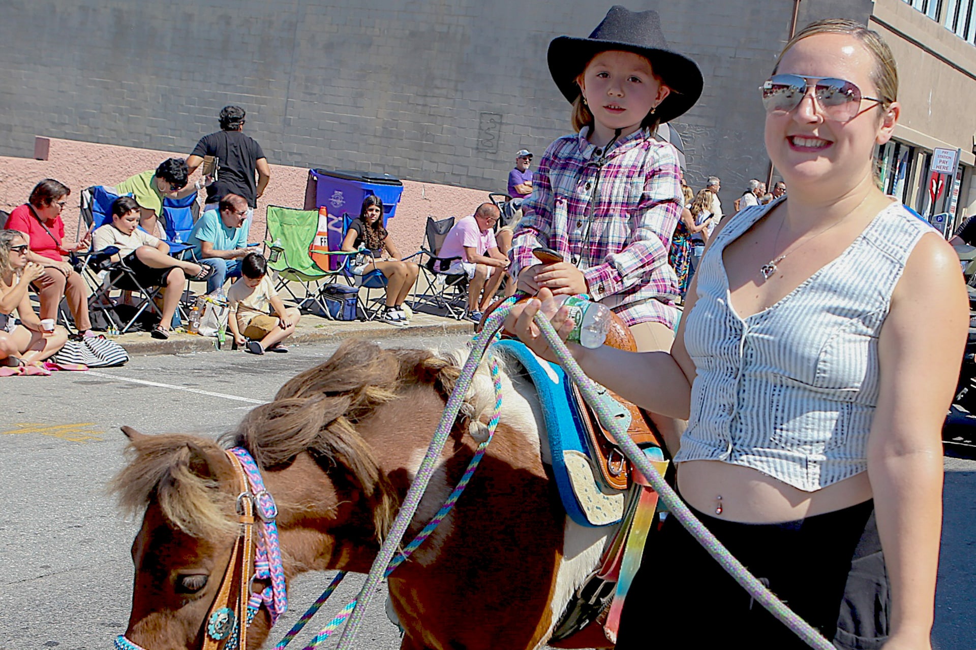 Associação D. Luís Filipe, de Bristol, trouxe cenas rurais ao cortejo etnográfico das Grandes Festas