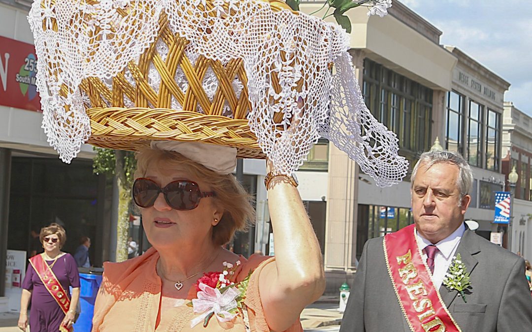 Irmandade do Divino Espírito Santo do Pico: 32 anos num contributo à diversidade dos pormenores da tradição assente nas rosquilhas do Pico   