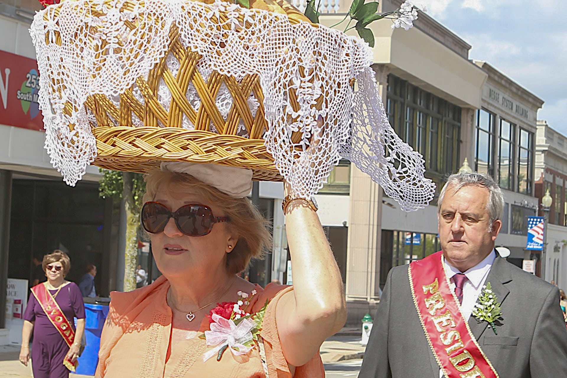 Irmandade do Divino Espírito Santo do Pico: 32 anos num contributo à diversidade dos pormenores da tradição assente nas rosquilhas do Pico   