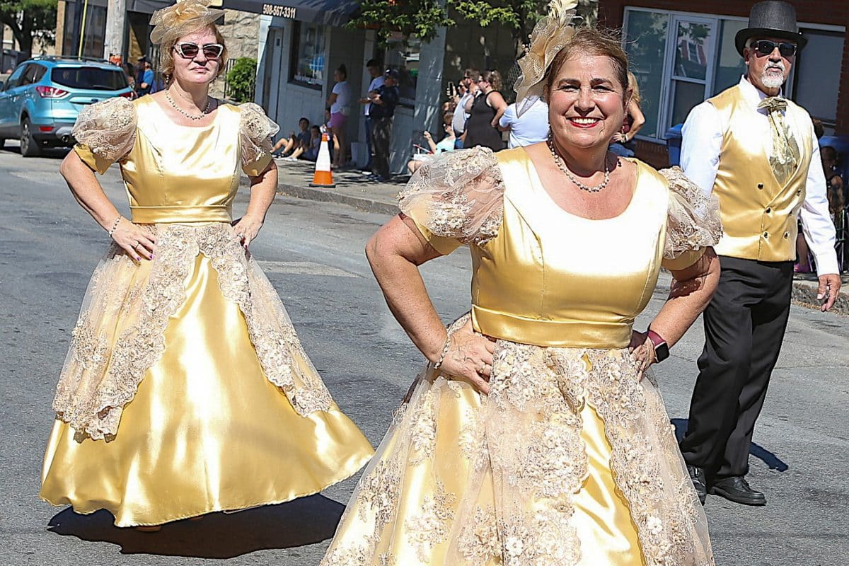 Marchas da União Portuguesa Beneficente nas Grandes Festas em Fall River