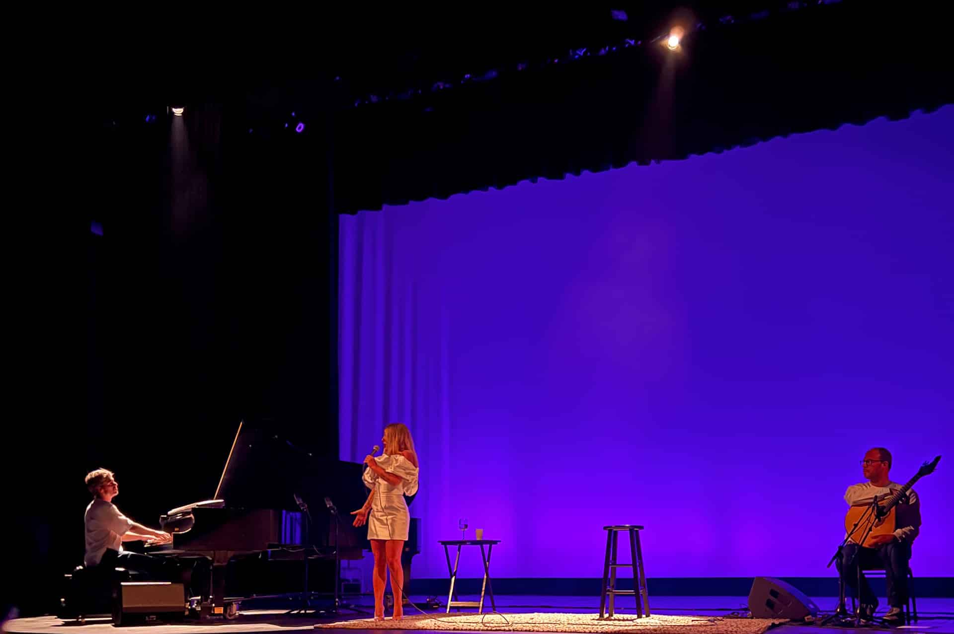 Concerto de Gisela João no Bristol Community College durante o Fabric Arts Festival em 2023