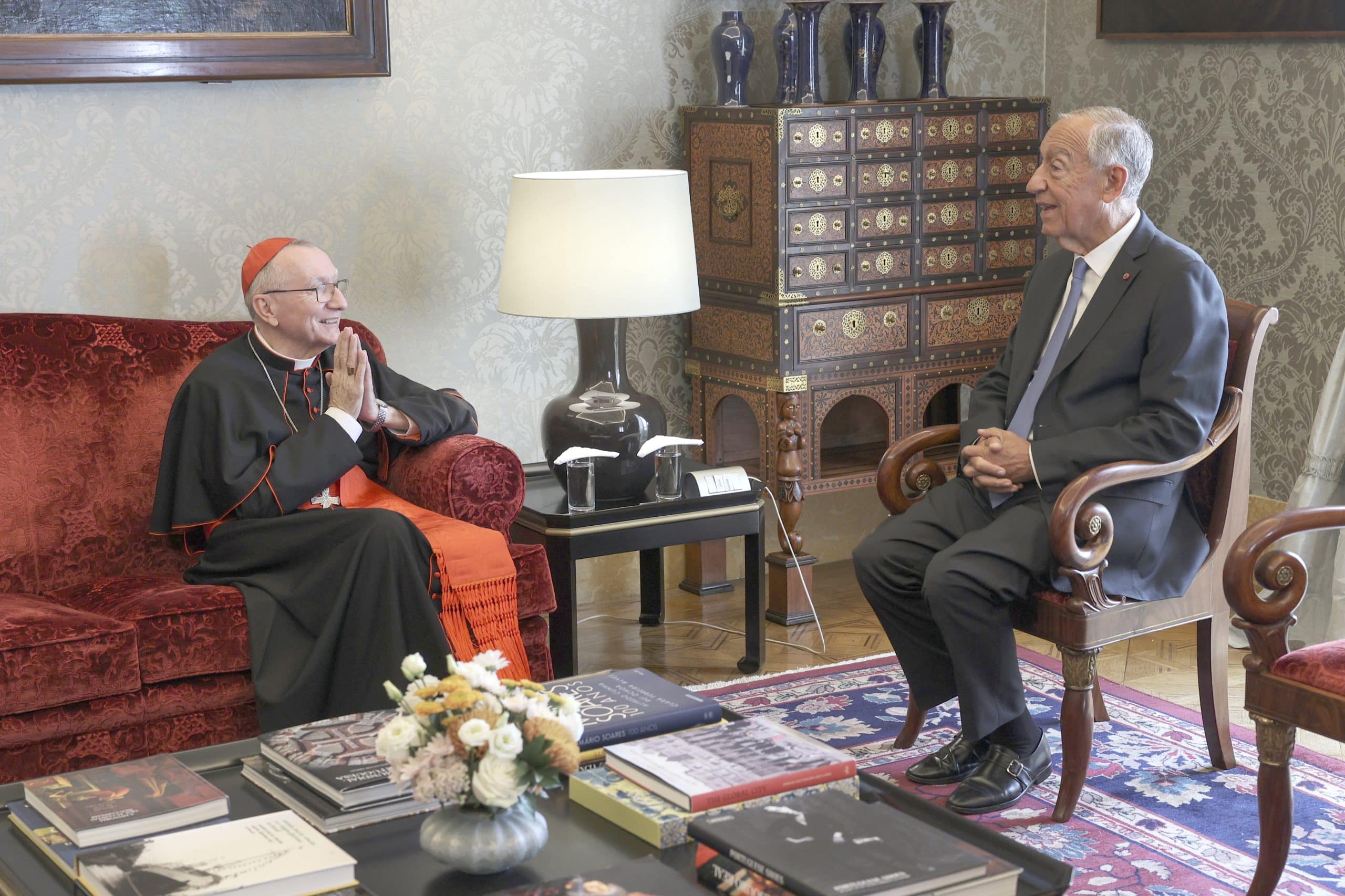 Presidente da República recebeu “número dois” do Vaticano no Palácio de Belém