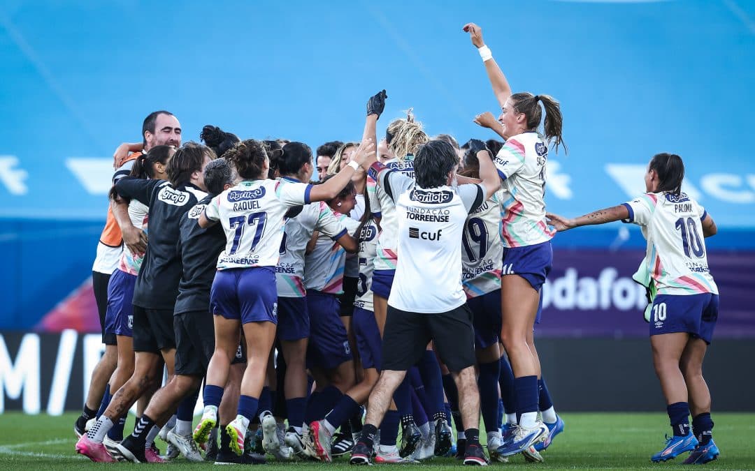 Torreense junta Supertaça feminina à Taça ao bater novamente ‘penta’ Benfica