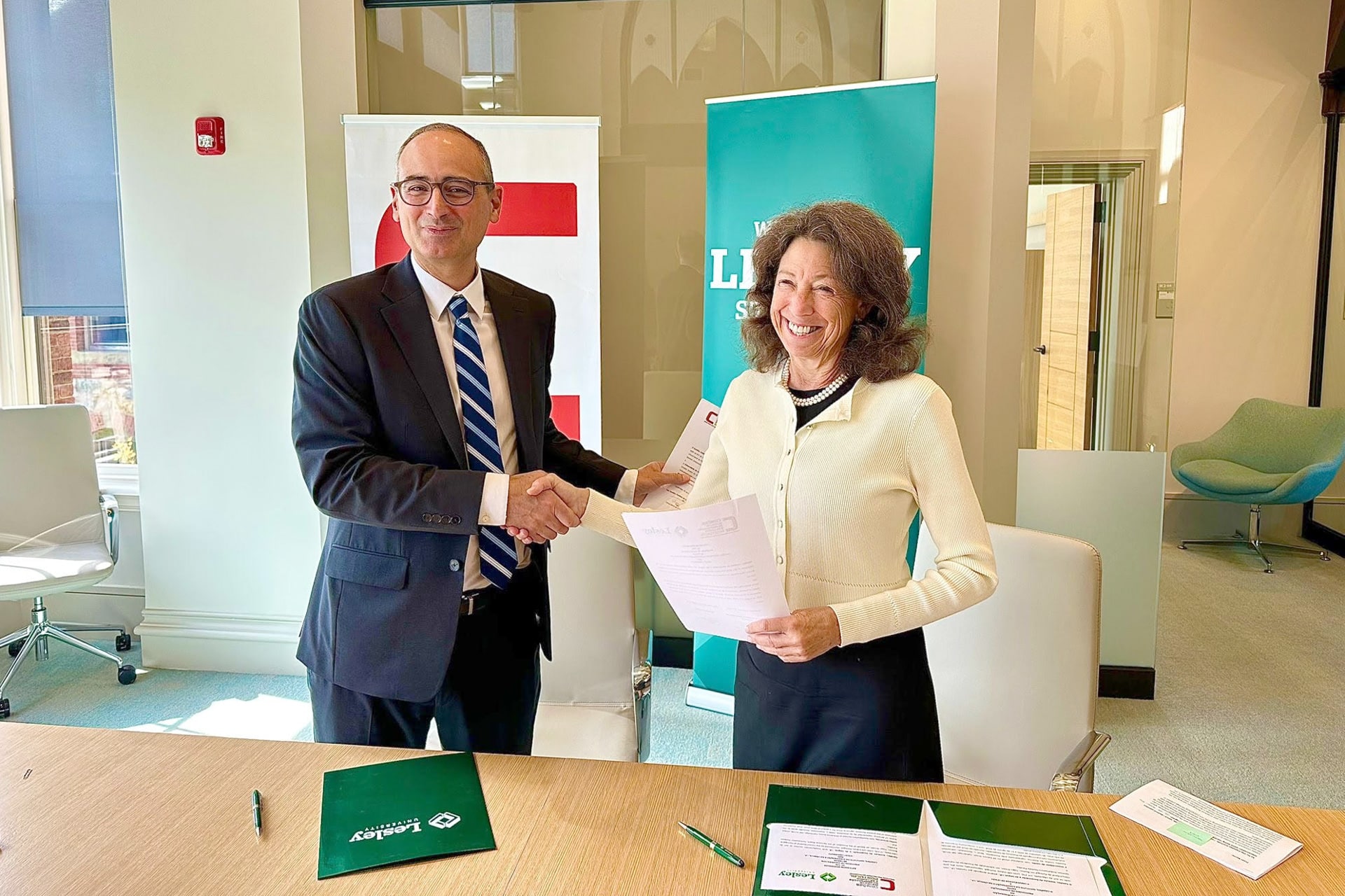 Assinatura da Adenda de Prorrogação ao Protocolo de Cooperação entre o Camões, I.P. e a Lesley University, em Cambridge, Massachusetts