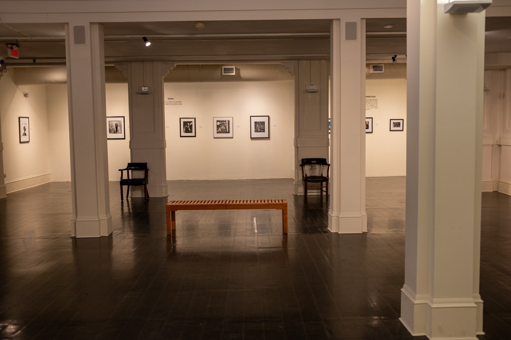 Exposição do famoso fotógrafo novaiorquino Barboza oriundo de New Bedford patente no New Bedford Art Museum até 23 de Novembro