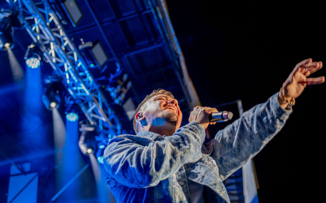 Nuno Ribeiro cantou e encantou em Fall River no festival Dia de Portugal 2025