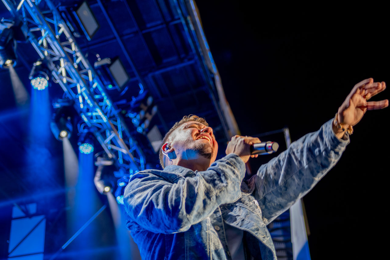 Nuno Ribeiro cantou e encantou em Fall River no festival Dia de Portugal 2025