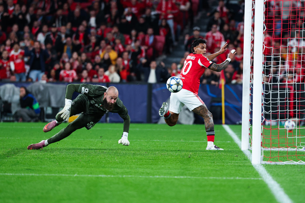 Benfica – Nápoles, declarações de Mourinho e David Neres