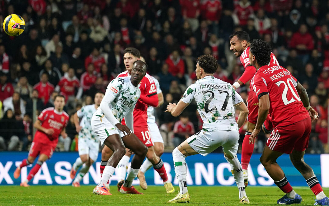 Benfica goleia na visita ao Moreirense com um ‘hat-trick’ de Pavlidis