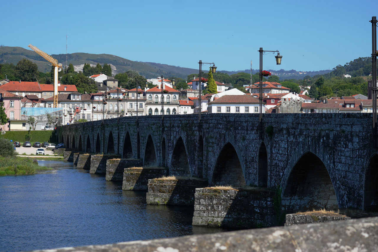 Títulos dos jornais de hoje, 16 jan 2026