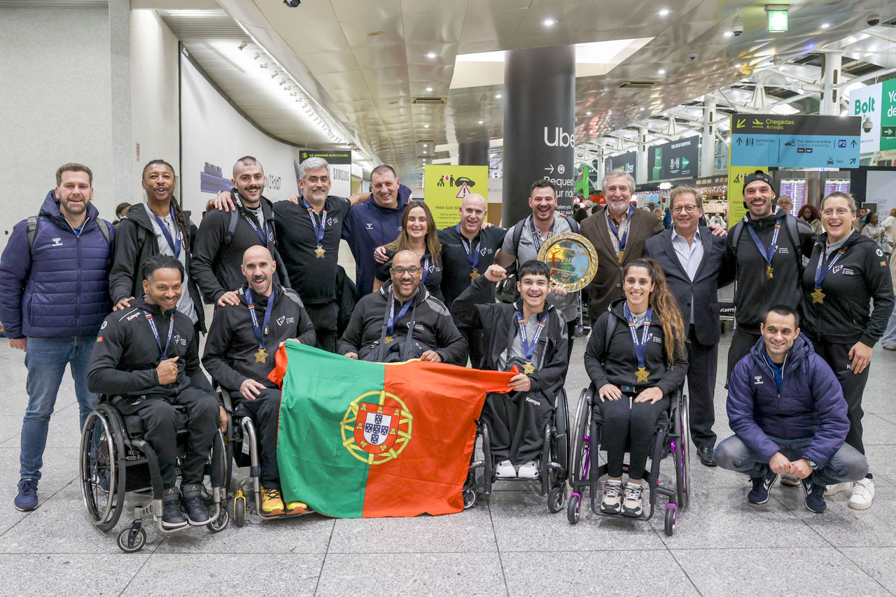 A seleção portuguesa de andebol em cadeira de rodas sagrou-se campeã da Europa