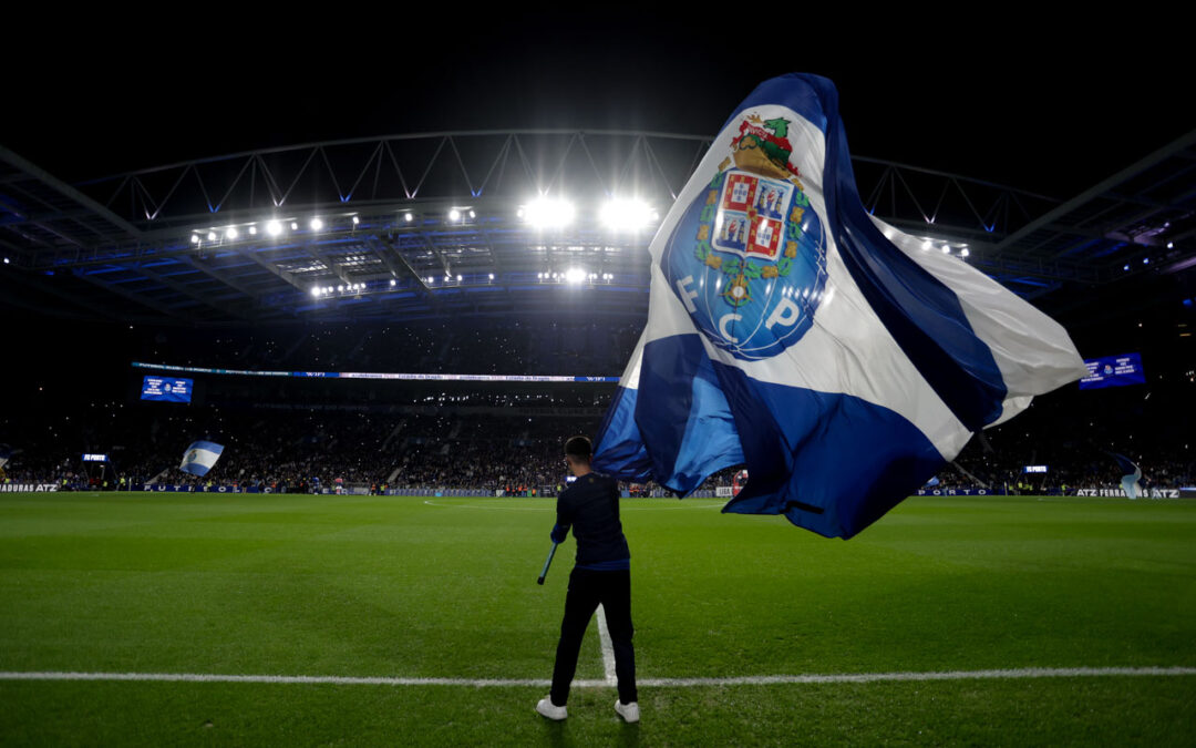 Golo tardio de Gül dá empate ao FC Porto na Liga Europa