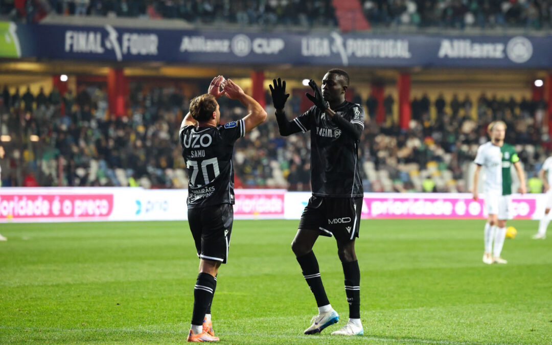‘Suplente’ Ndoye vira jogo com Sporting e põe Vitória de Guimarães na final da Taça da Liga