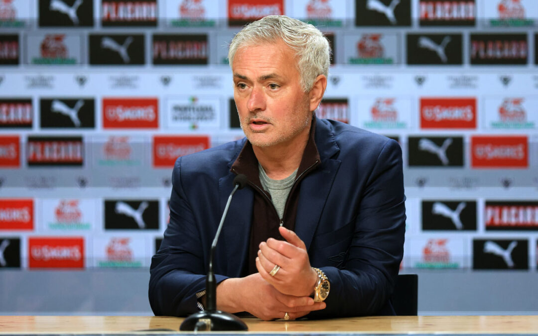 José Mourinho diz ter equipa motivada para “dar caça” a FC Porto e Sporting