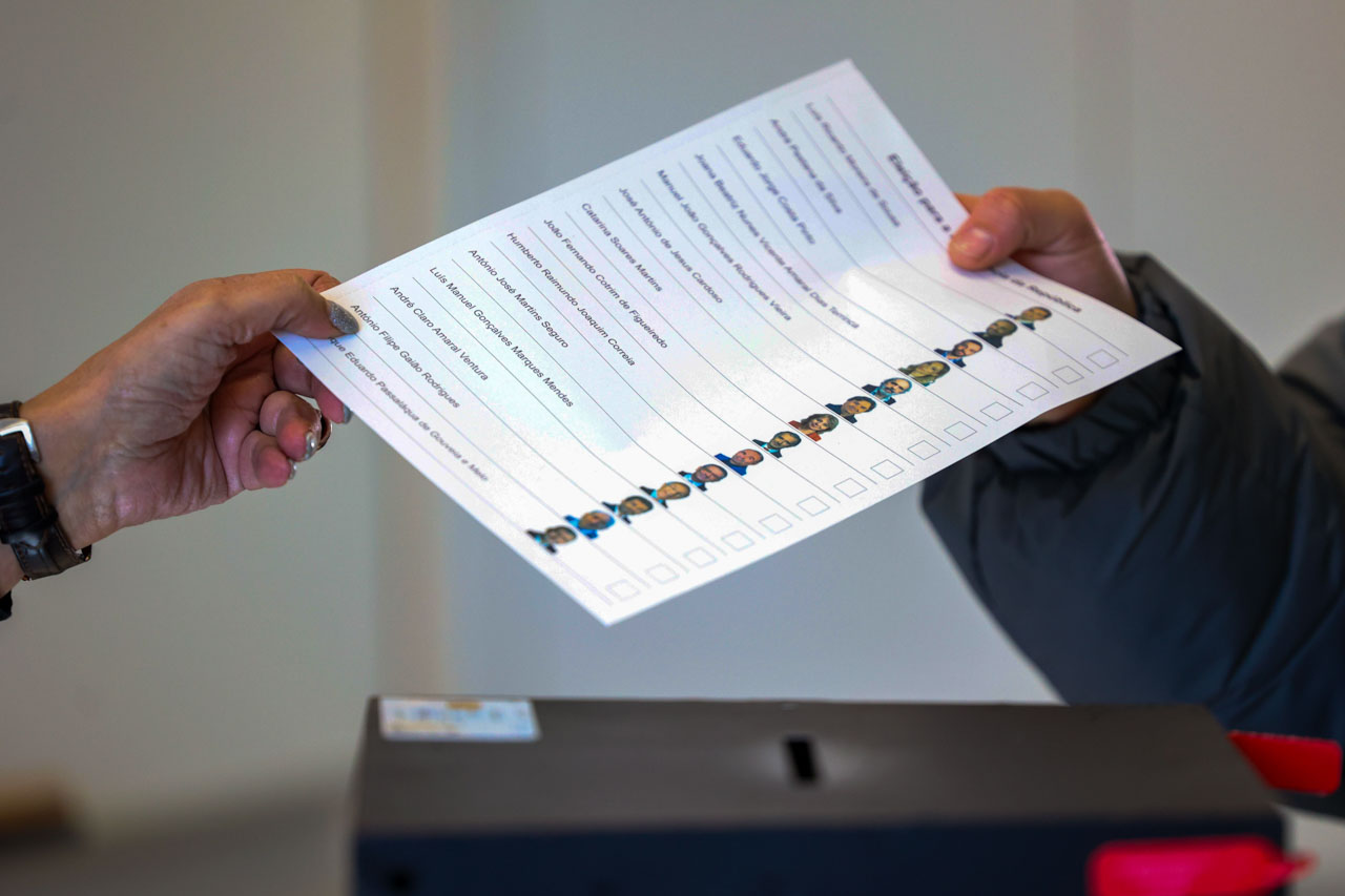 Títulos dos jornais de hoje, 18 jan 2026