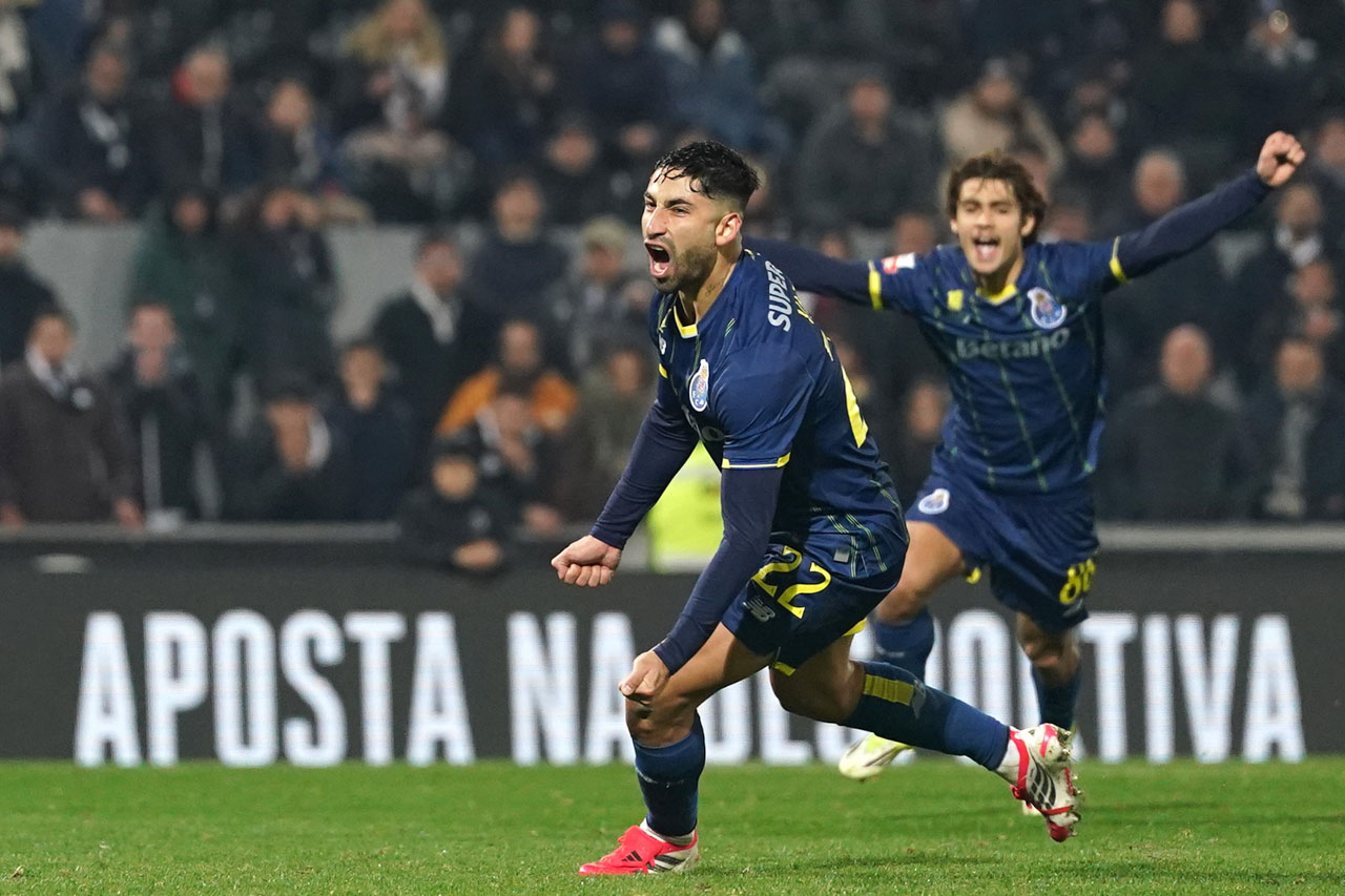 Alan Varela guia FC Porto à vitória em jogo nivelado em Guimarães