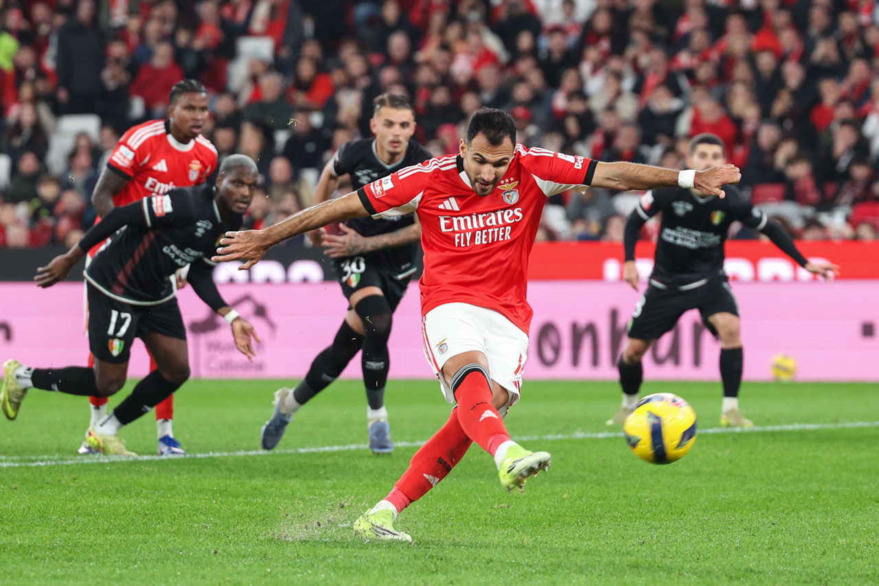 Pavlidis abre caminho para Sidny Cabral e ‘miúdos’ brilharem na Luz