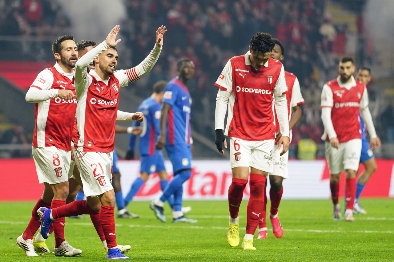 Sporting de Braga goleia frágil Alverca e sobe ao quarto provisoriamente