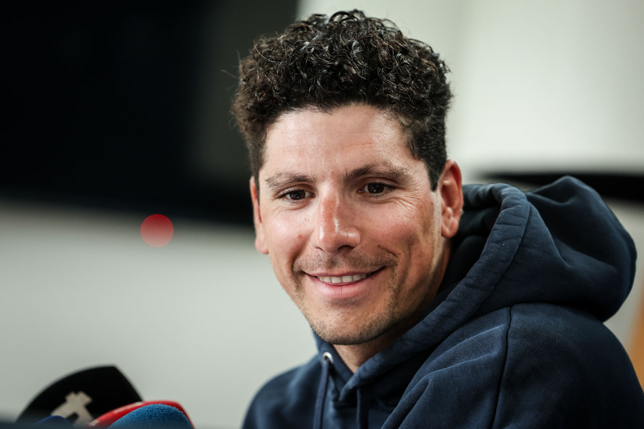 “Faz sentido” voltar ao Giro e vencer grande Volta “é objetivo de carreira” – João Almeida