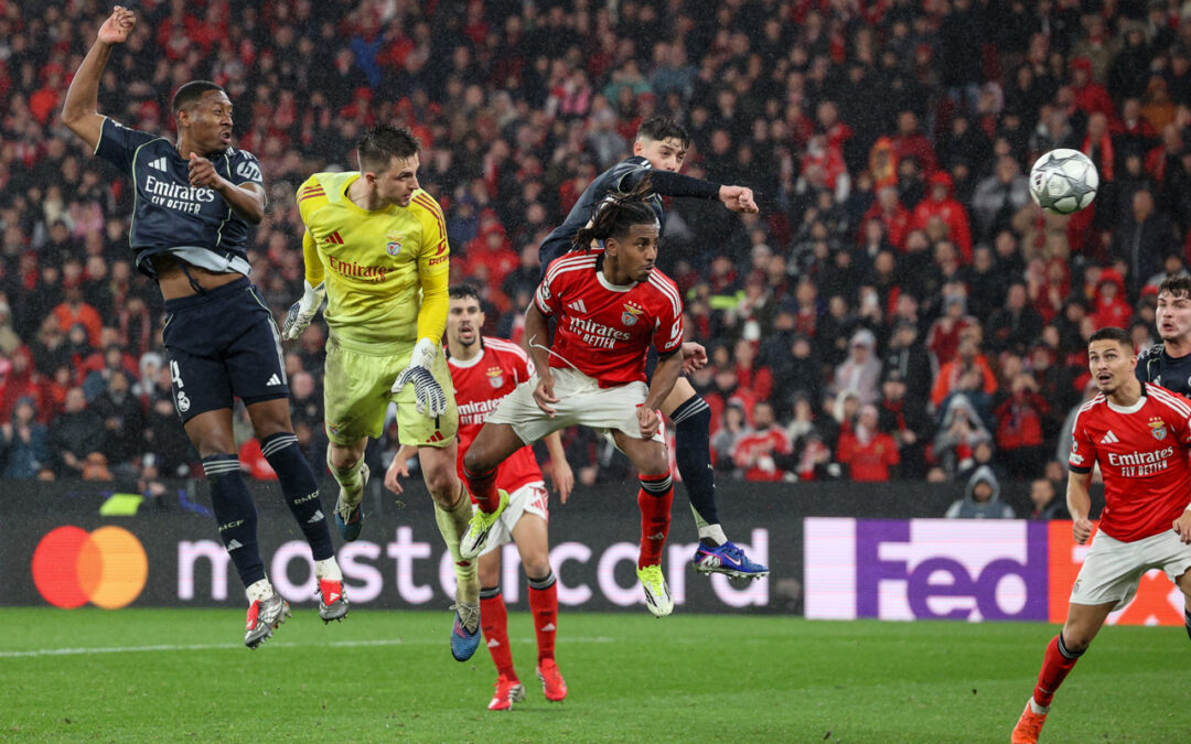 Guarda-redes Trubin coloca Benfica no play-off no último suspiro