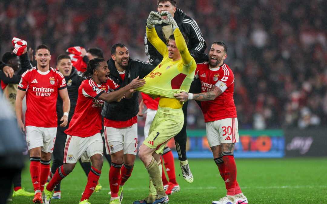 Golo de Trubin aos 90+8 minutos coloca Benfica no play-off