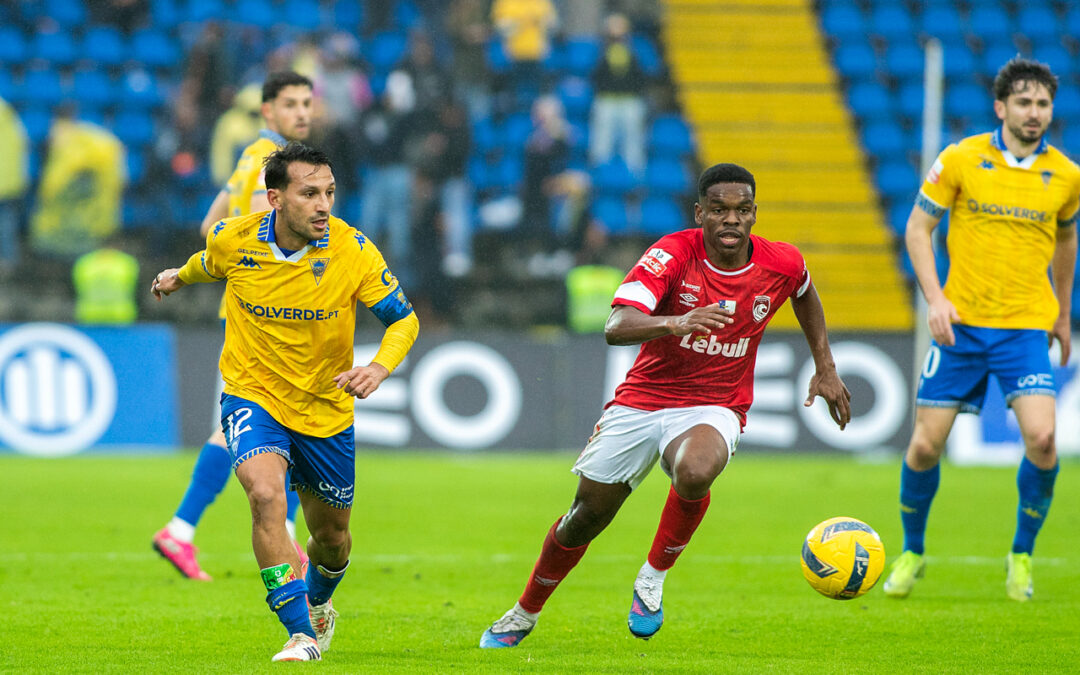 I Liga: Estoril Praia ganha nos Açores e soma quinto triunfo em seis jogos