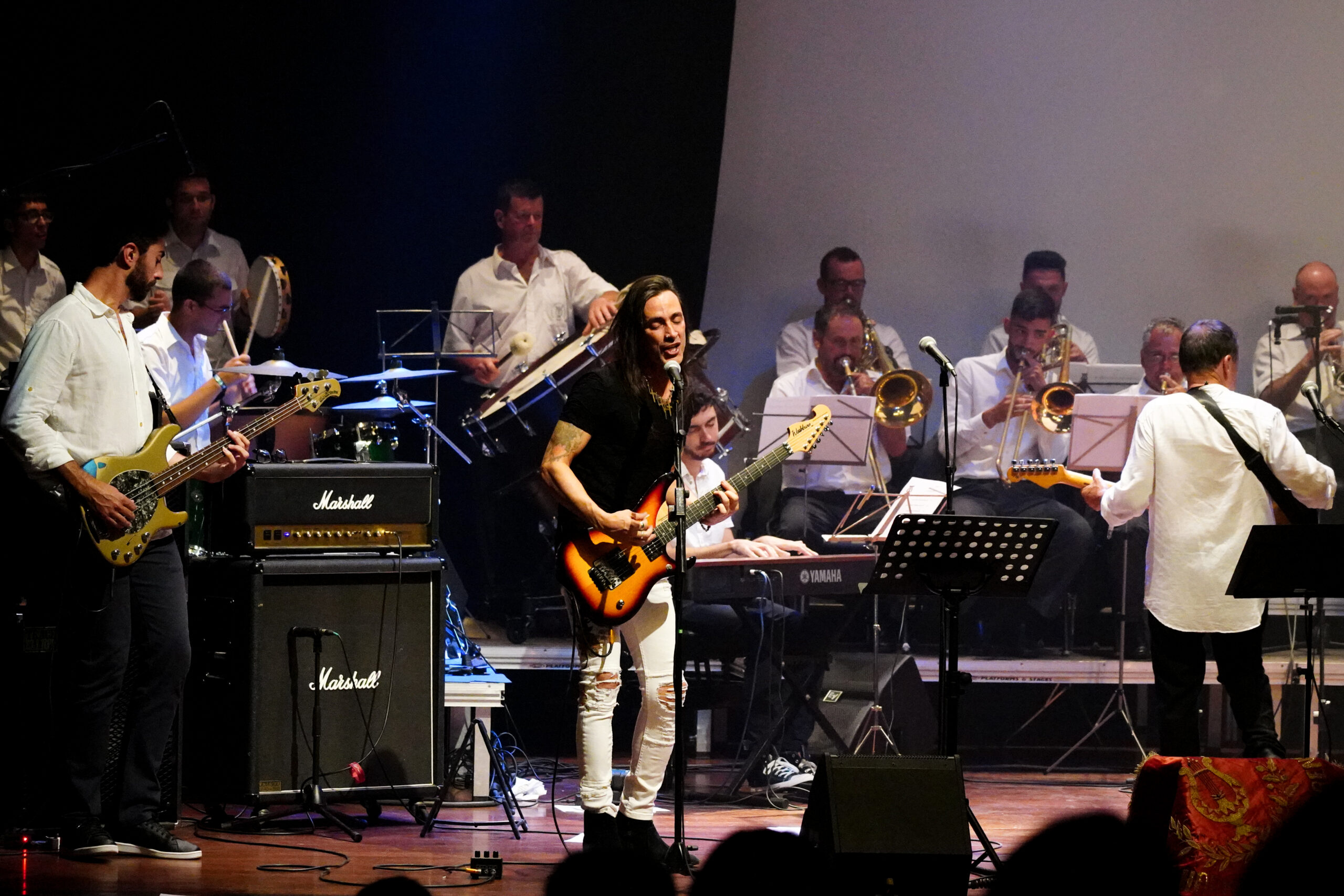 Guitarrista português Nuno Bettencourt vence Grammy por atuação em “Changes”