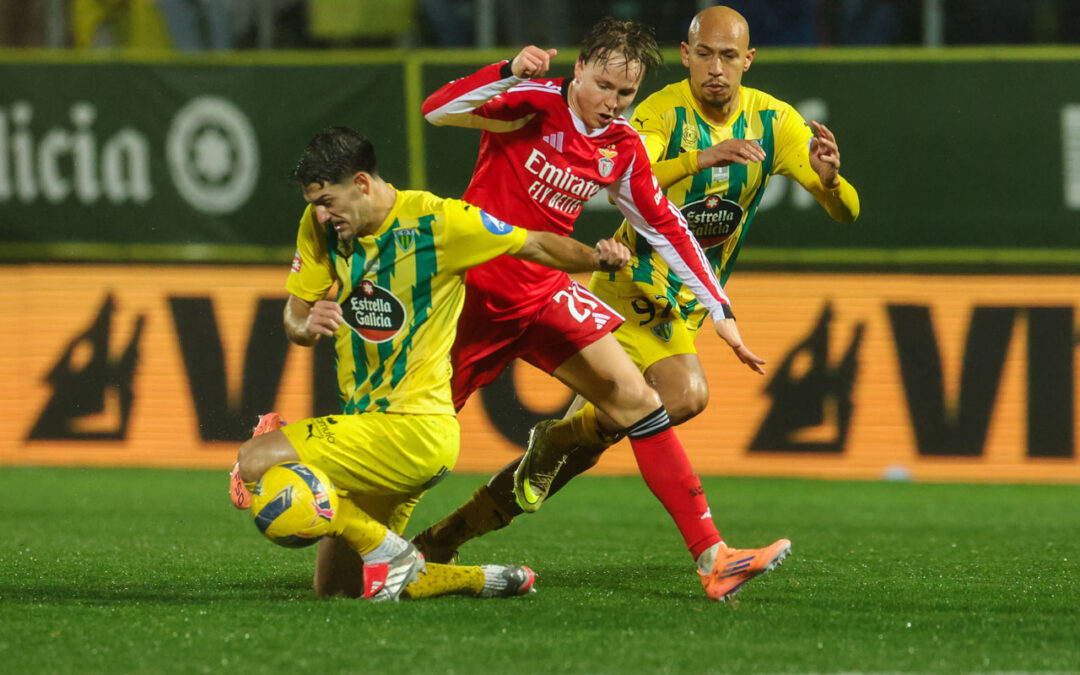 Benfica tropeça em Tondela e vê o Sporting fugir no segundo lugar