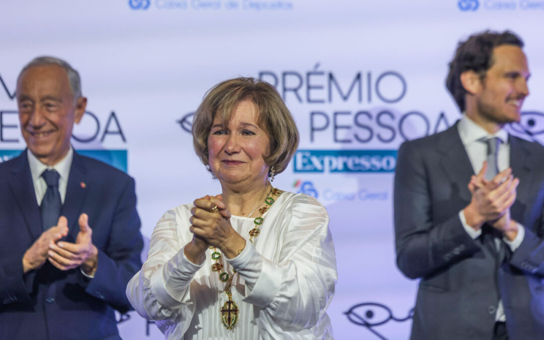 Marcelo condecora Lídia Jorge e elogia-a também por afirmar “lugar do escritor enquanto cidadão”