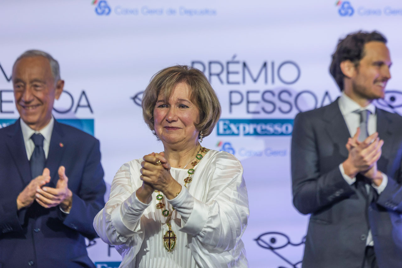 Marcelo condecora Lídia Jorge e elogia-a também por afirmar “lugar do escritor enquanto cidadão”