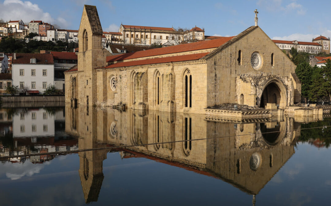 Mosteiro de Santa Clara-a-Velha inundado