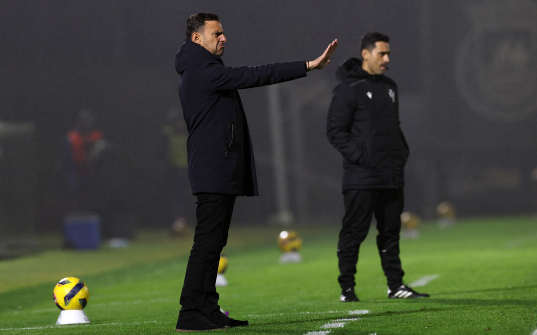 Silaidopoulos pede coragem e eficácia ao Rio Ave na visita ao Dragão