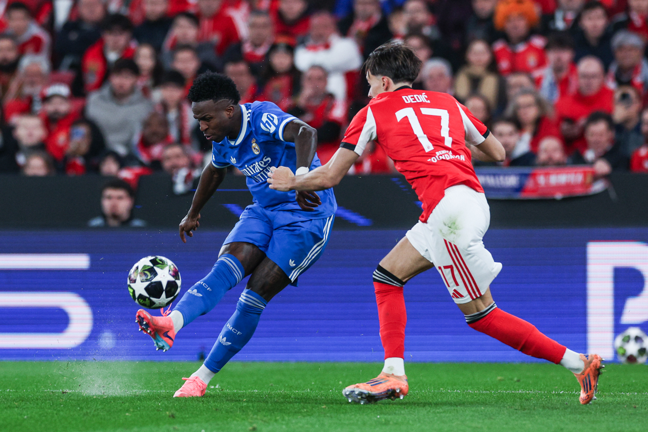 Vinícius Júnior decide jogo e protagoniza polémica na Luz