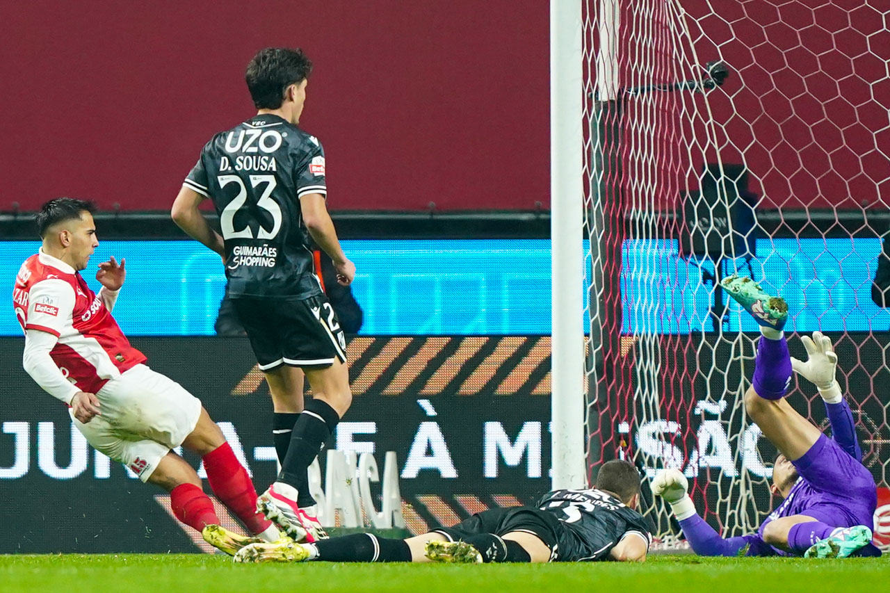 I Liga: Sporting de Braga vence Vitória de Guimarães e sobre provisoriamente a quarto