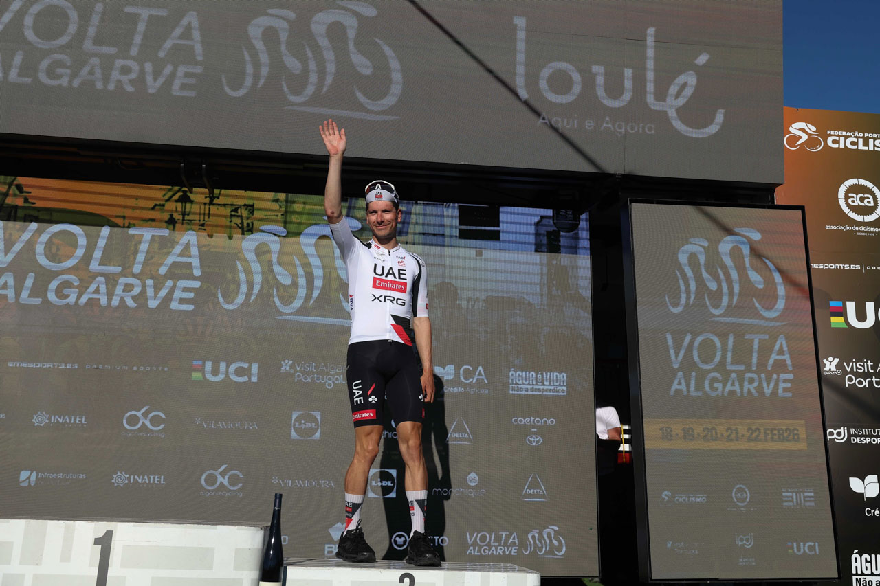 Almeida ainda tentou, mas Ayuso saiu duplamente vencedor do Malhão