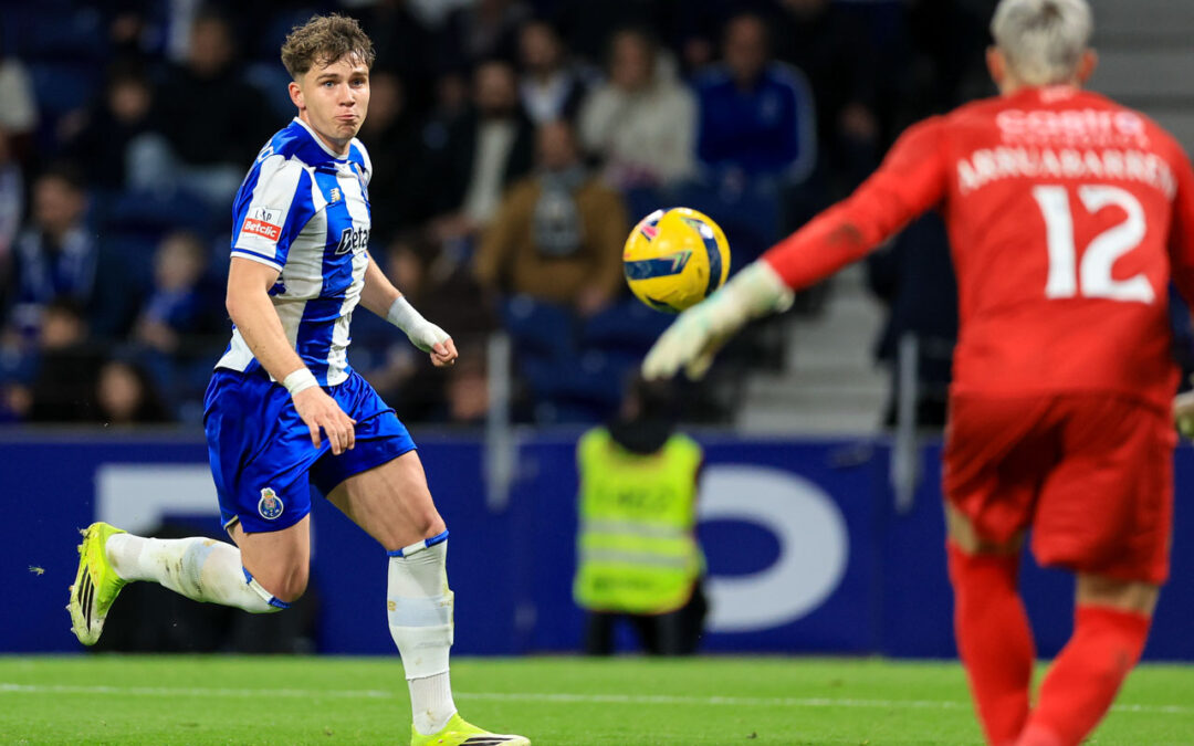 FC Porto ‘salvo’ com dois golos nos descontos frente ao Arouca