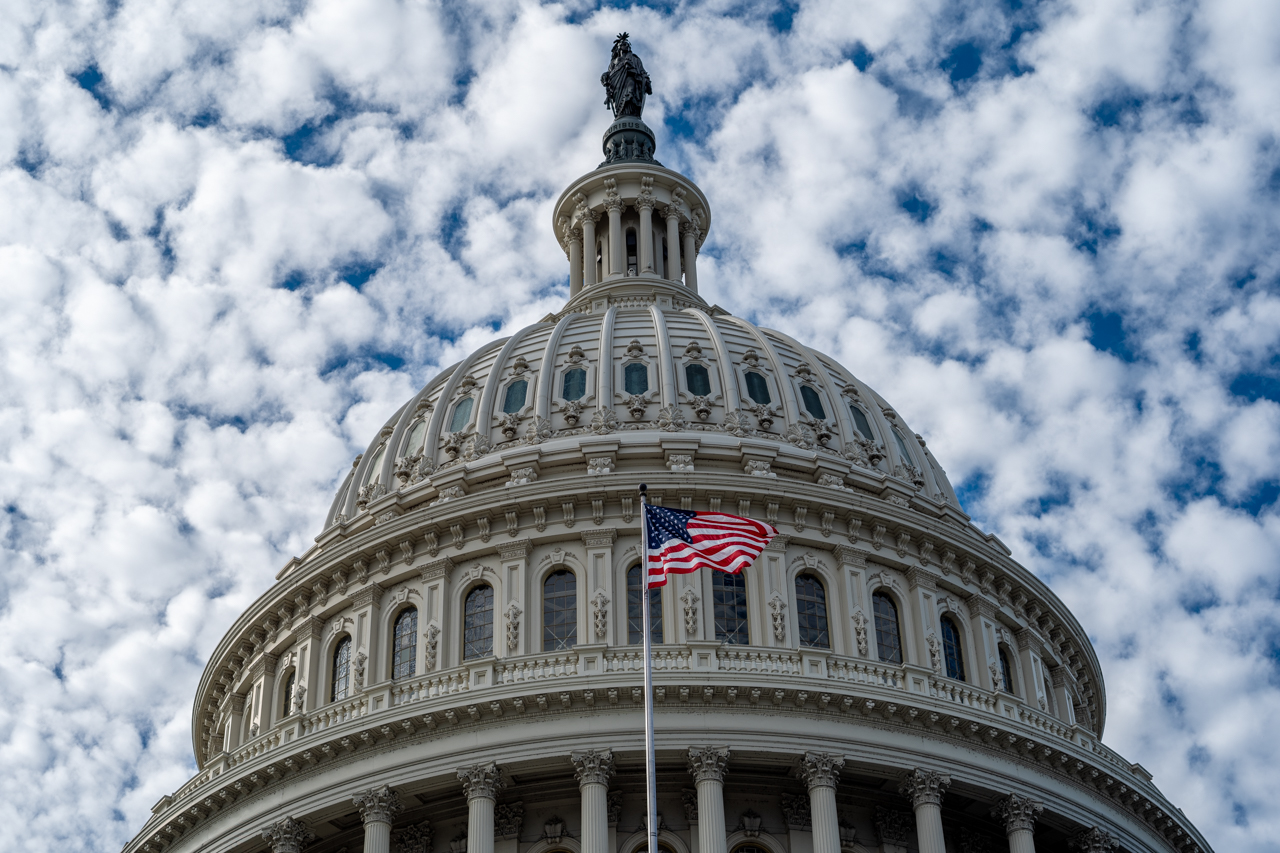 Congresso dos EUA aprova financiamento do governo até final de setembro