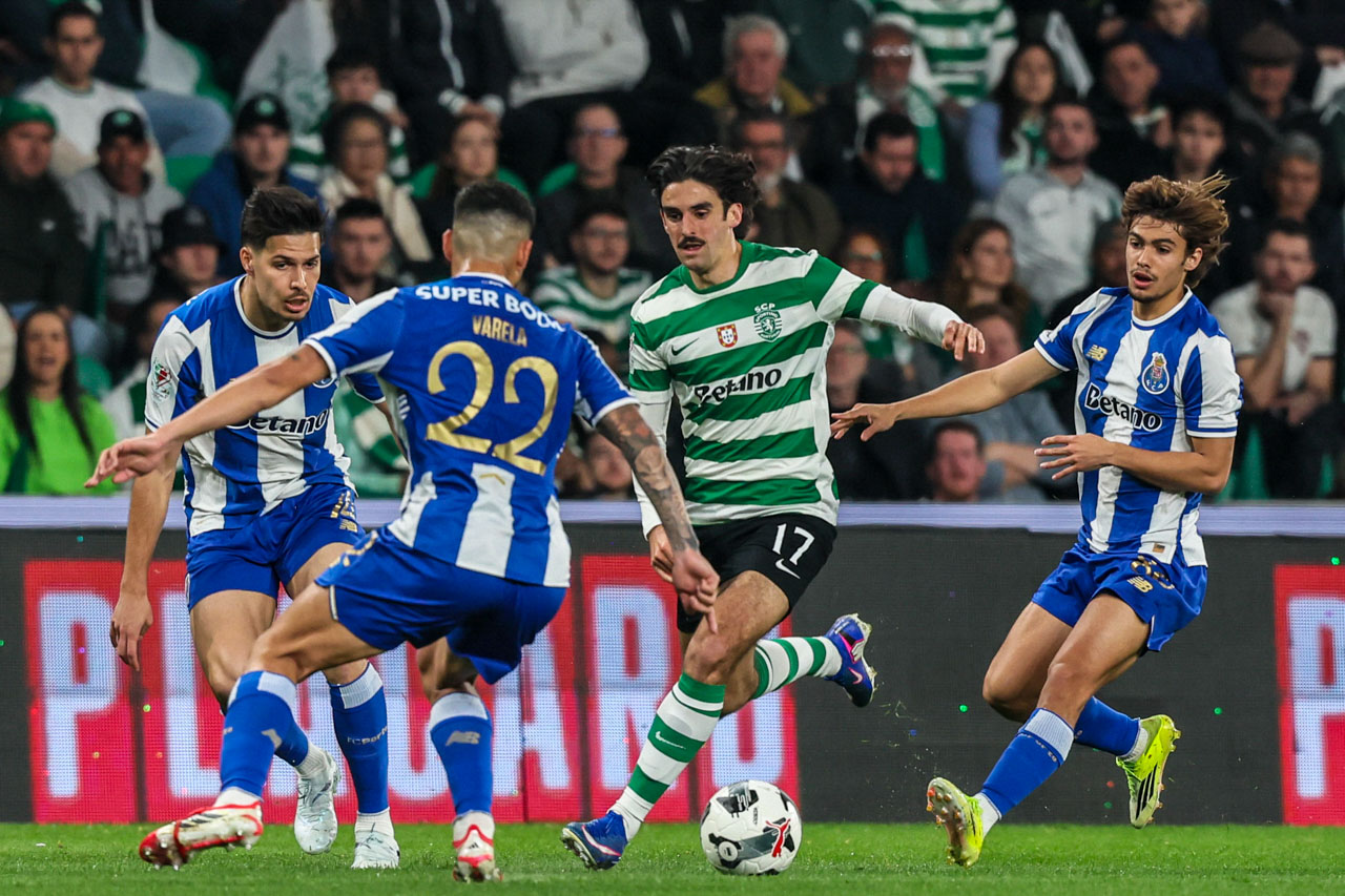 Francisco Trincão renova com o Sporting até 2030