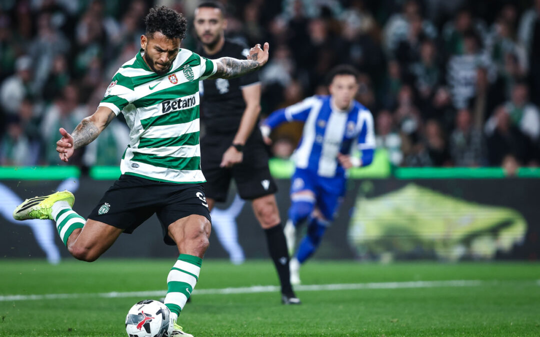 Suárez dá vantagem ao Sporting em novo clássico ‘cinzento’