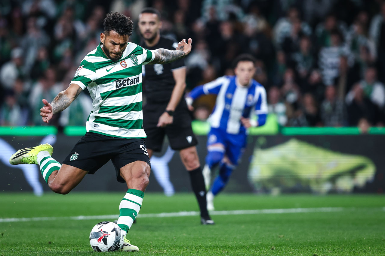 Suárez dá vantagem ao Sporting em novo clássico ‘cinzento’