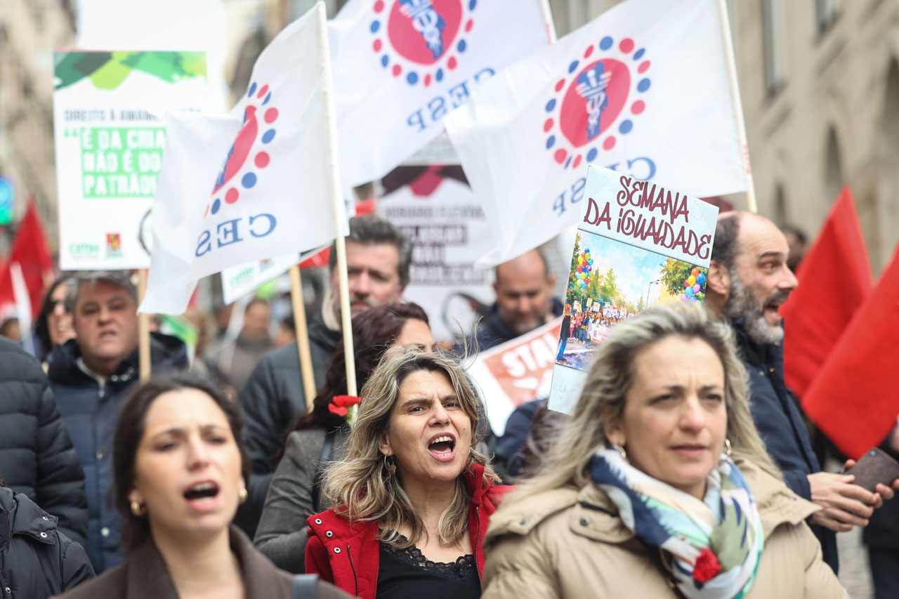 Mulheres são maioria e reforçam liderança, mas persistem desigualdades – Pordata