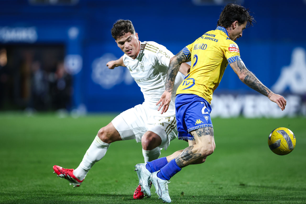 I Liga: Estoril Praia e Casa Pia empatam em jogo sem golos